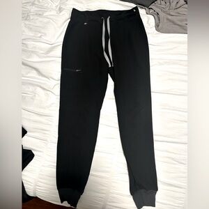 Black xs Zamora jogger figs